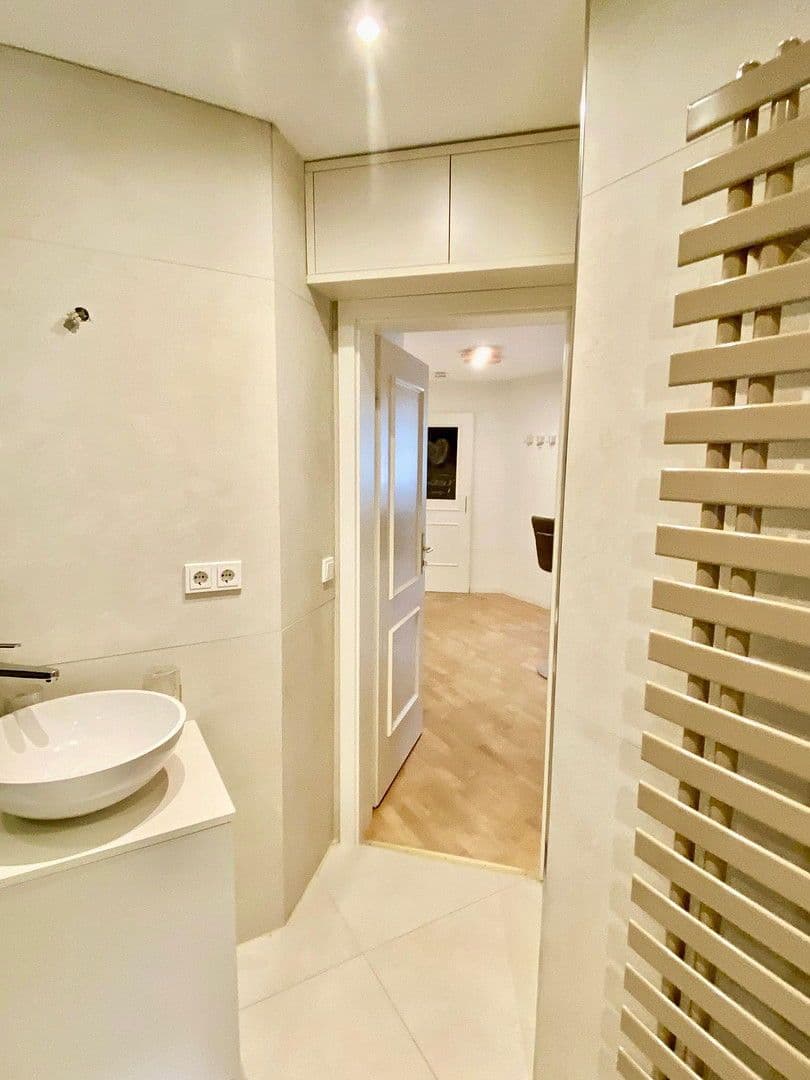 Prenájom bytu 3-izbový 80 m², Calw, Bádensko-Wurttembersko Prenájom bytu 3-izbový 80 m², Calw, Bádensko-Wurttembersko