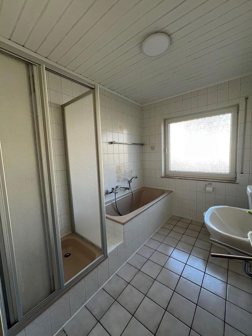 Prenájom bytu 3-izbový 75 m², Schubertstraße 8, Waldbröl, Severné Porýnie - Westfálsko Prenájom bytu 3-izbový 75 m², Schubertstraße 8, Waldbröl, Severné Porýnie - Westfálsko