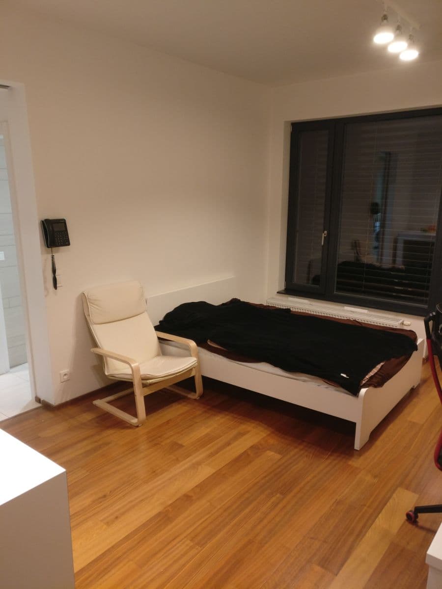 Prenájom bytu 1-izbový 34 m², U Michelského mlýna, Praha, Praha Prenájom bytu 1-izbový 34 m², U Michelského mlýna, Praha, Praha