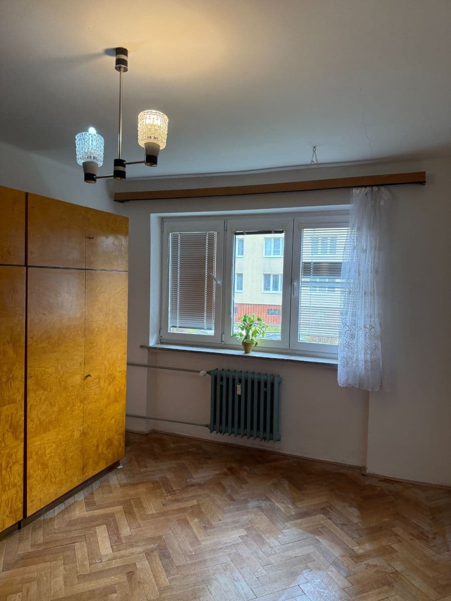 Prenájom bytu 3-izbový 78 m², Školní, Rakovník, Středočeský kraj Prenájom bytu 3-izbový 78 m², Školní, Rakovník, Středočeský kraj