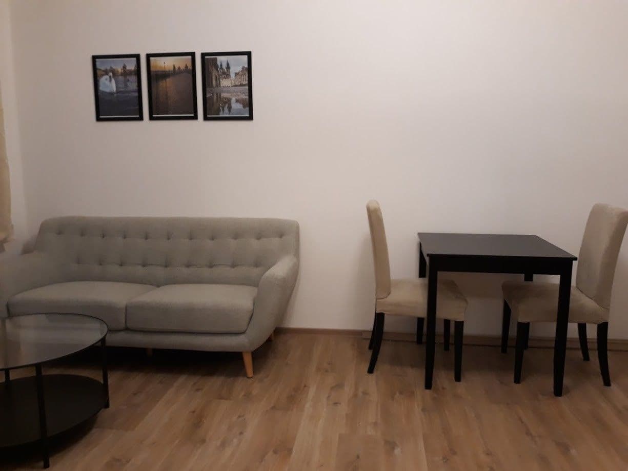 Prenájom bytu 2-izbový 45 m², Novákových, Praha, Praha Prenájom bytu 2-izbový 45 m², Novákových, Praha, Praha