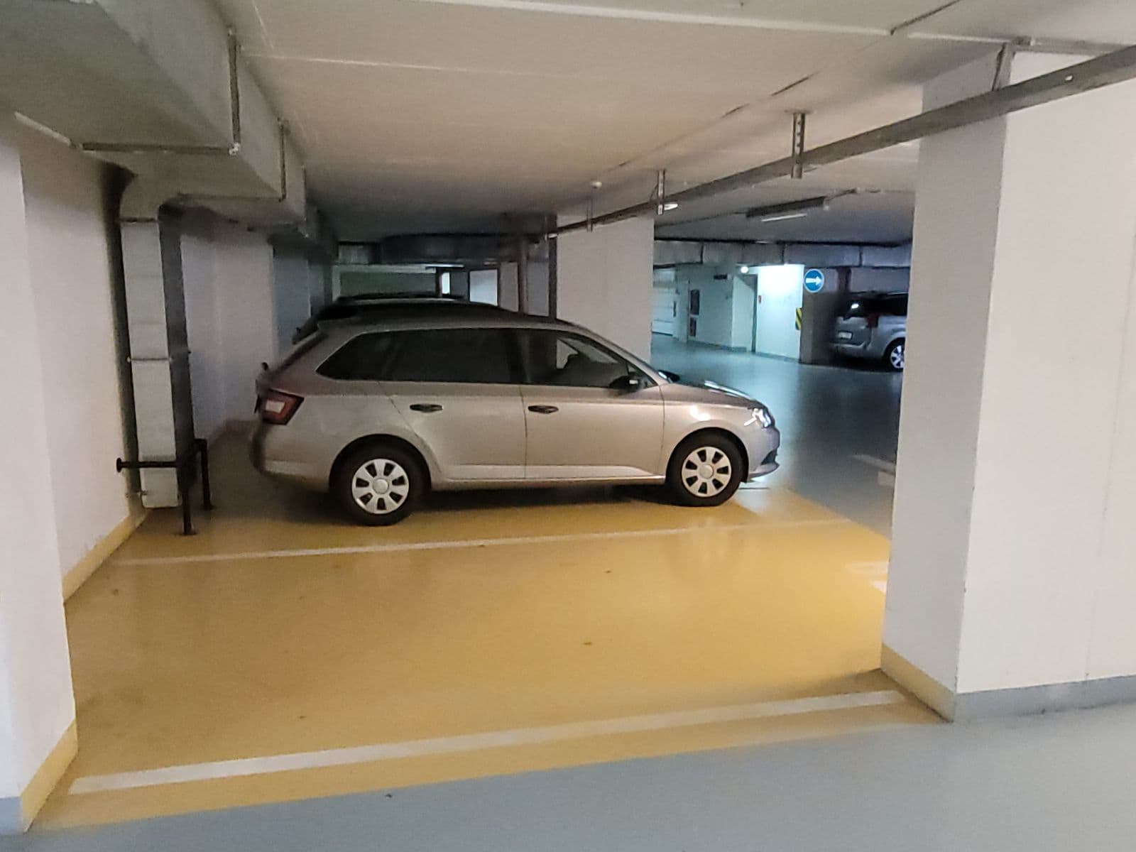 Prenájom garáže 10 m², Hnězdenská, Praha, Praha Prenájom garáže 10 m², Hnězdenská, Praha, Praha