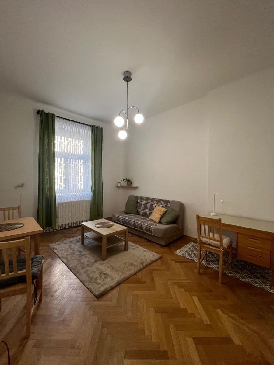 Prenájom bytu 2-izbový 43 m², Fibichova, Praha, Praha Prenájom bytu 2-izbový 43 m², Fibichova, Praha, Praha