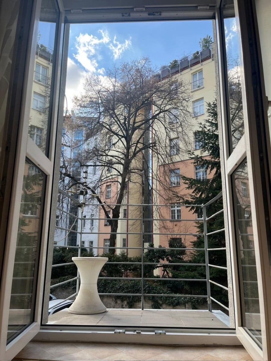 Prenájom bytu 2-izbový 43 m², Fibichova, Praha, Praha Prenájom bytu 2-izbový 43 m², Fibichova, Praha, Praha