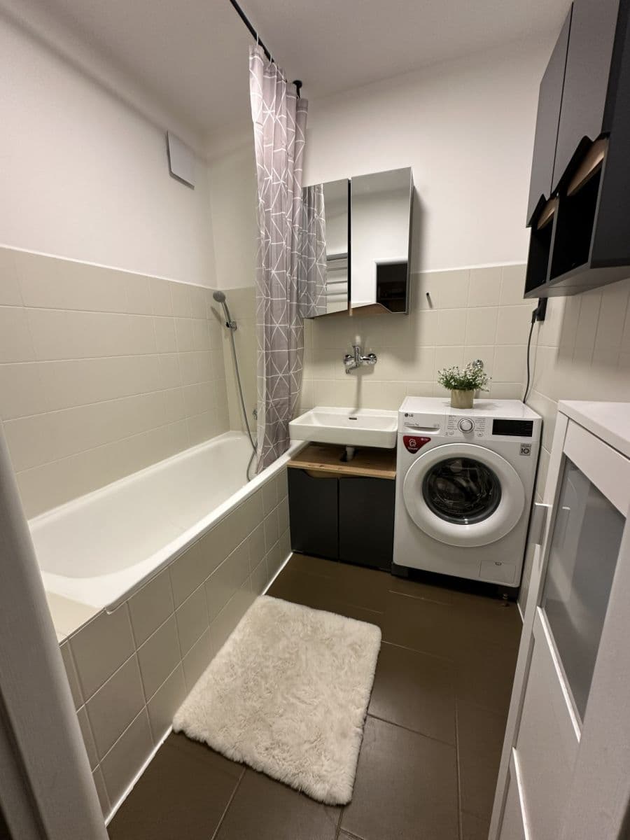 Predaj bytu 2-izbový 55 m², Nejedlého, Sezemice, Pardubický kraj Predaj bytu 2-izbový 55 m², Nejedlého, Sezemice, Pardubický kraj