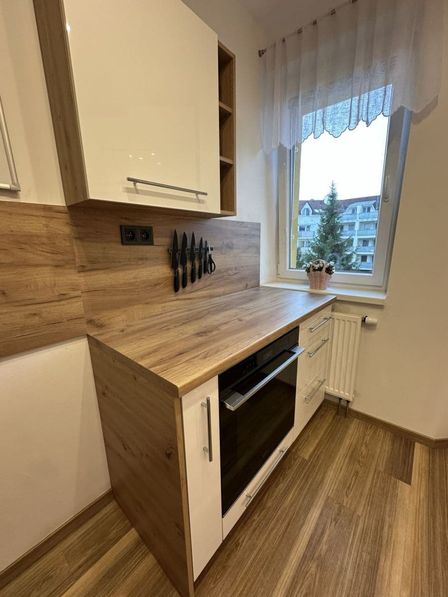 Predaj bytu 2-izbový 55 m², Nejedlého, Sezemice, Pardubický kraj Predaj bytu 2-izbový 55 m², Nejedlého, Sezemice, Pardubický kraj