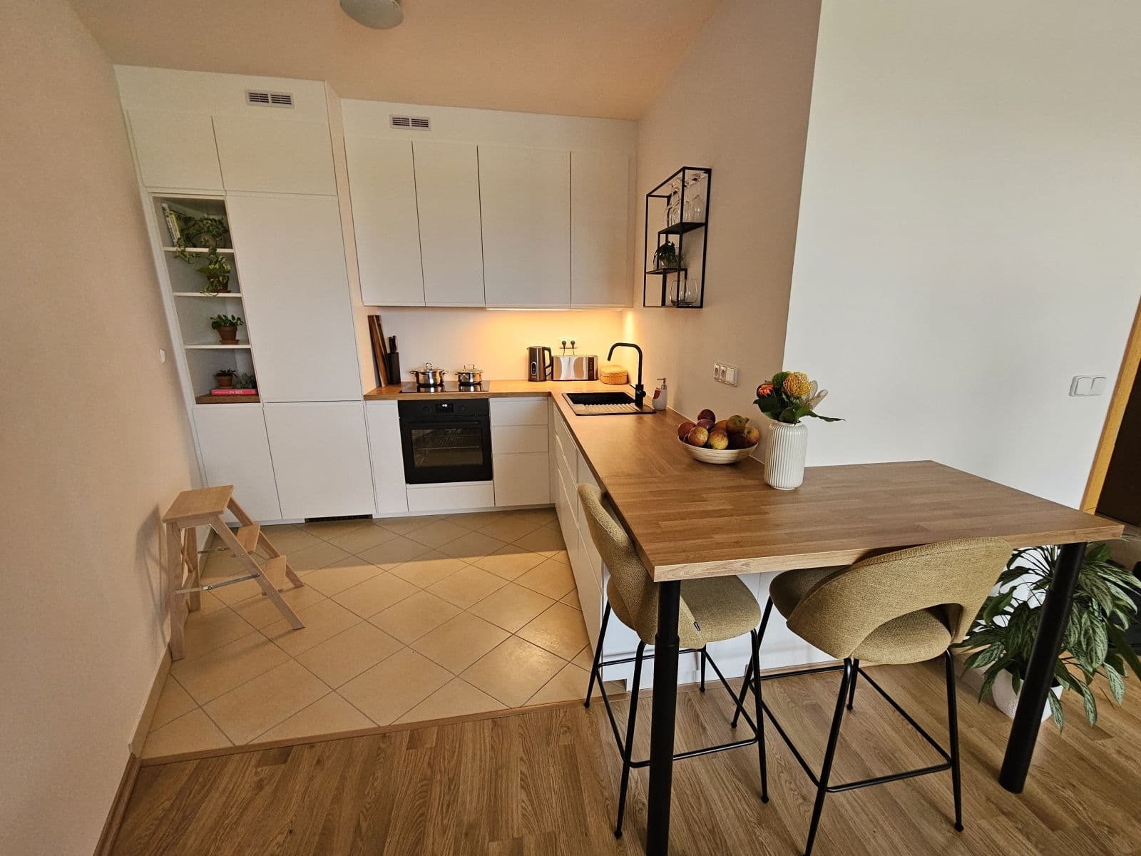 Prenájom bytu 47 m², Miroslava Hajna, Praha, Praha Prenájom bytu 47 m², Miroslava Hajna, Praha, Praha