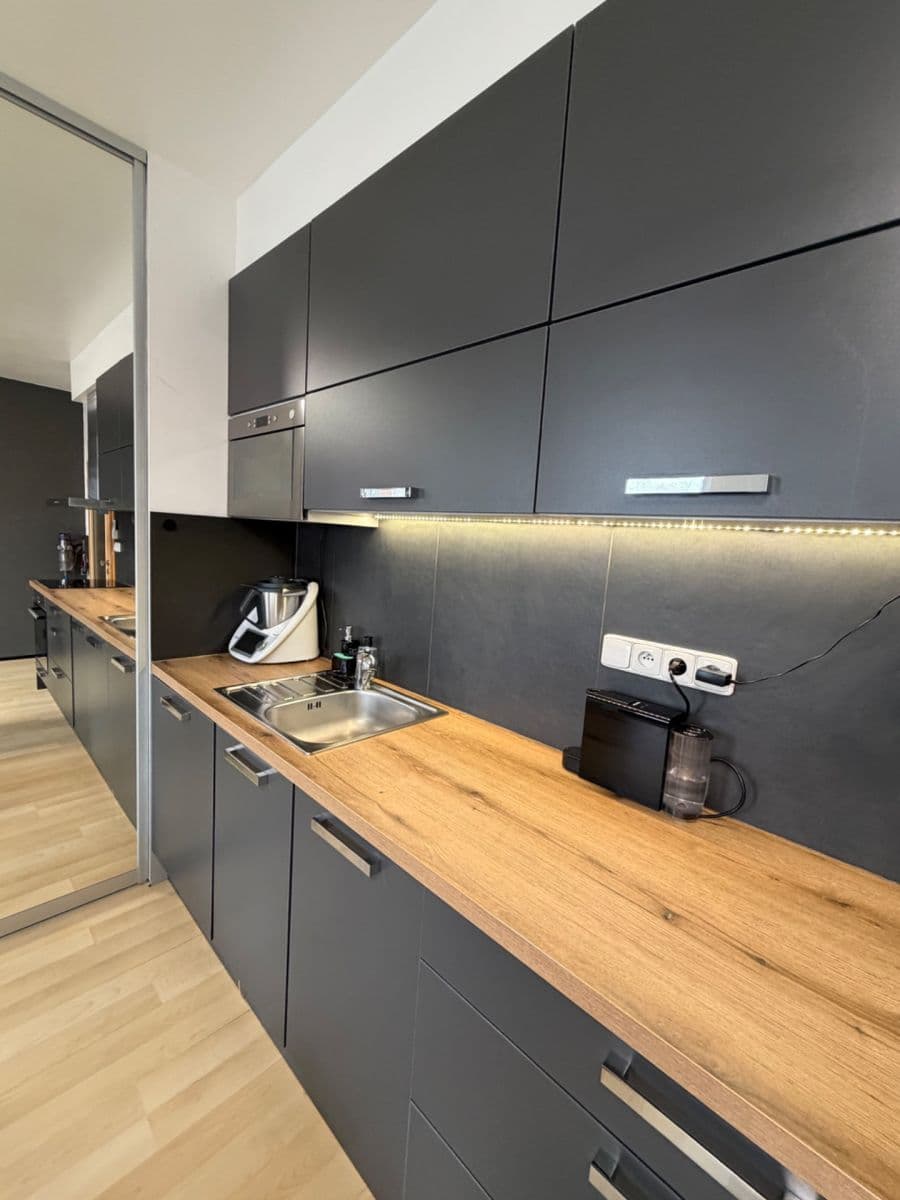 Predaj bytu 1-izbový 42 m², Pavla Beneše, Praha, Praha Predaj bytu 1-izbový 42 m², Pavla Beneše, Praha, Praha