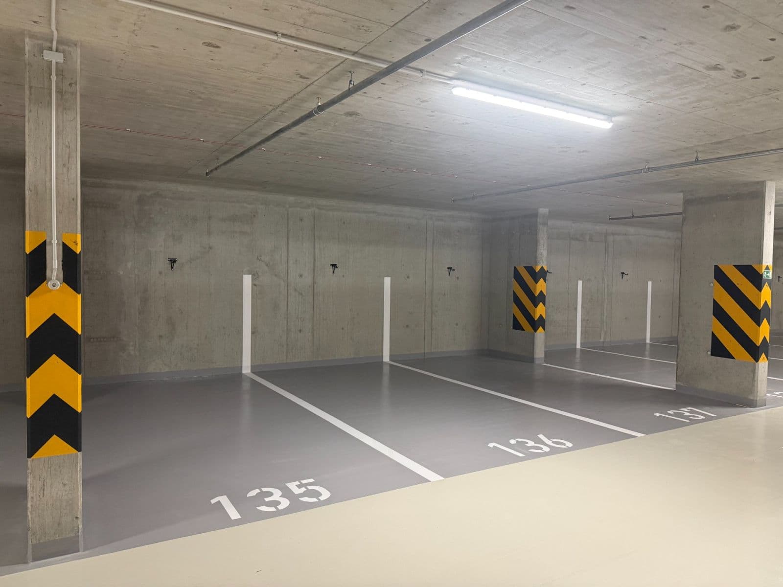 Prenájom garáže 13 m², Kolmanova, Praha, Praha Prenájom garáže 13 m², Kolmanova, Praha, Praha