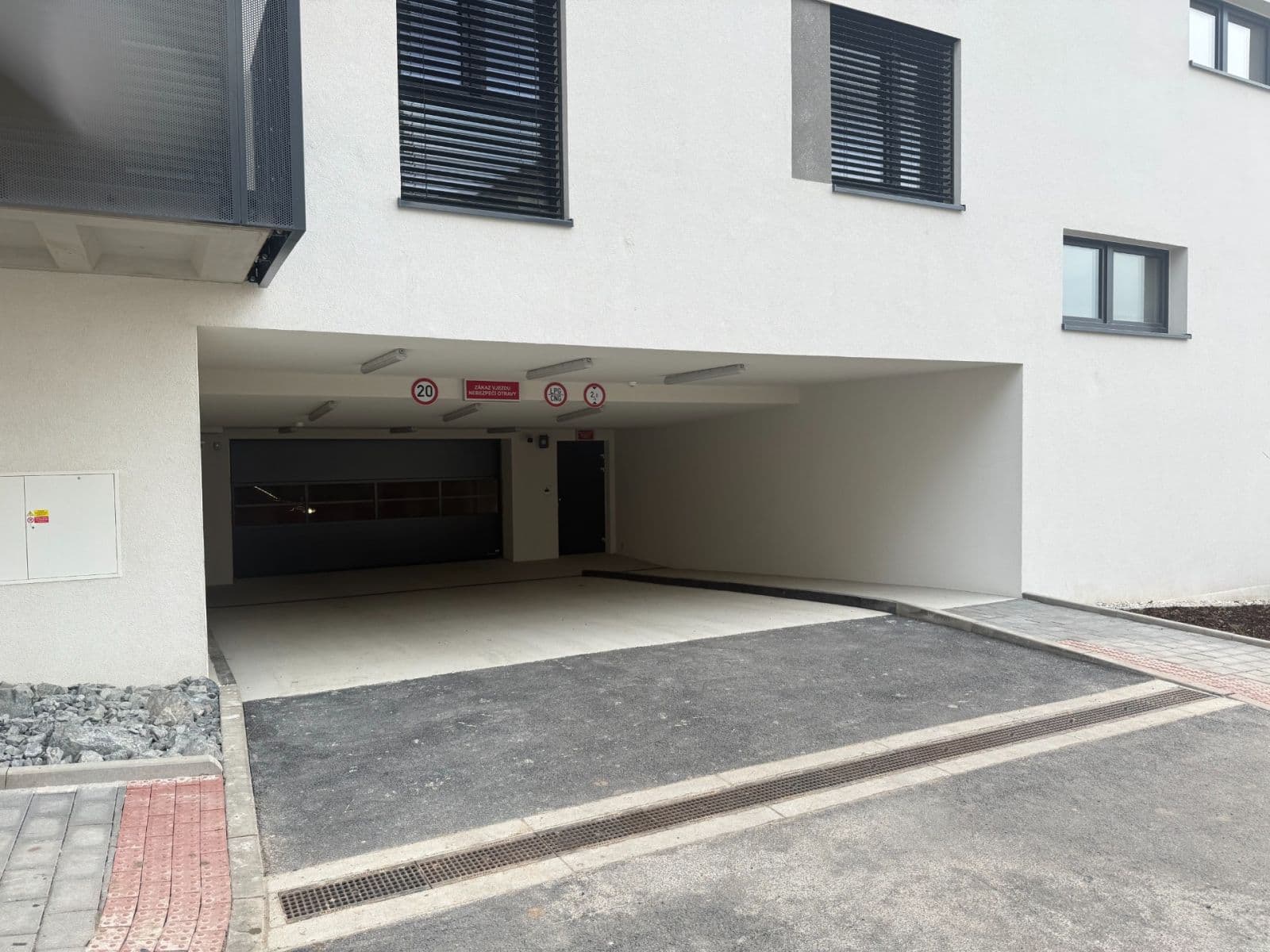 Prenájom garáže 13 m², Kolmanova, Praha, Praha Prenájom garáže 13 m², Kolmanova, Praha, Praha