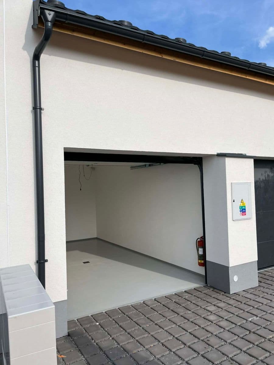 Prenájom garáže 18 m², Ječná, Havlíčkův Brod, Kraj Vysočina Prenájom garáže 18 m², Ječná, Havlíčkův Brod, Kraj Vysočina