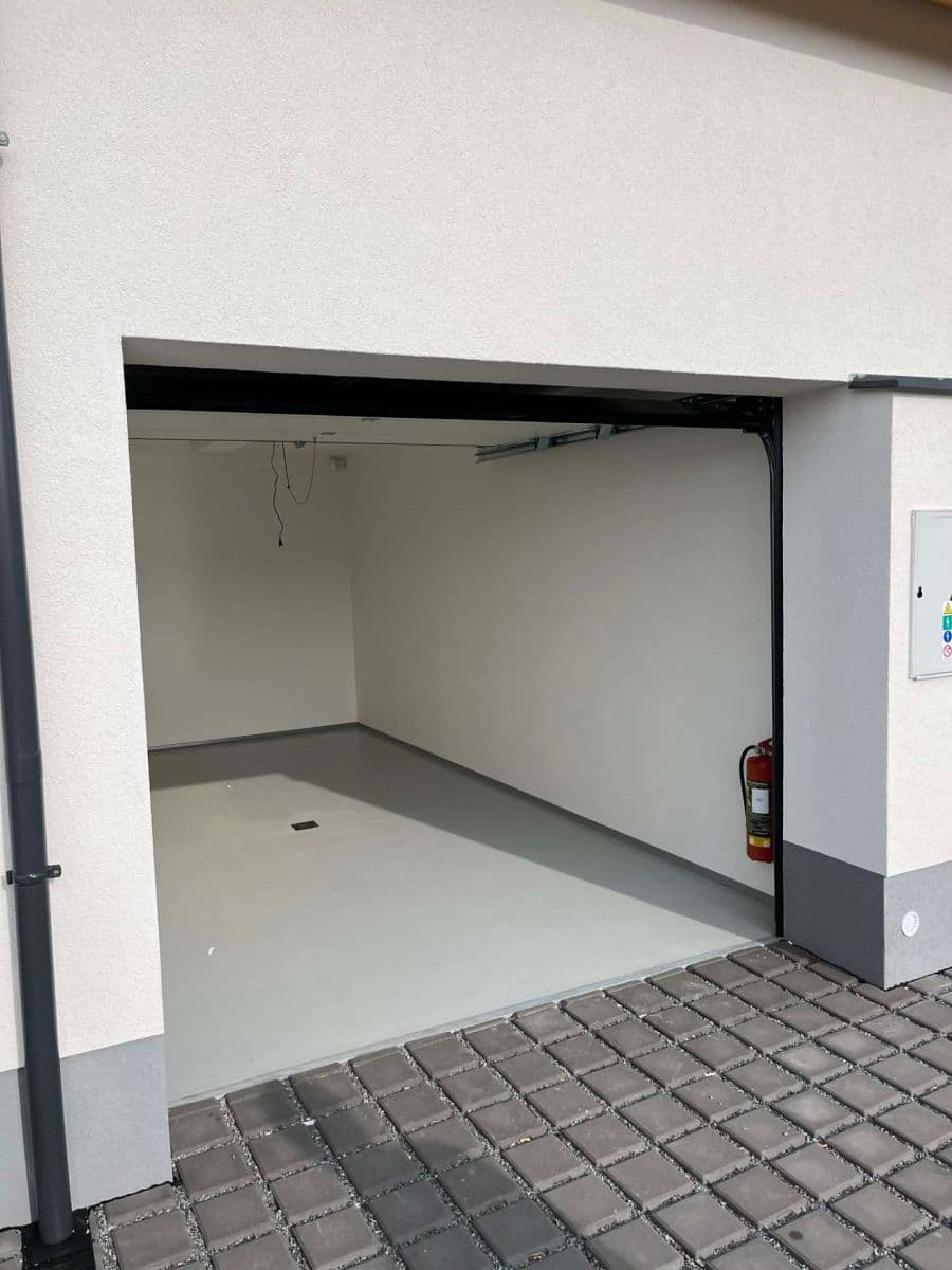 Prenájom garáže 18 m², Ječná, Havlíčkův Brod, Kraj Vysočina Prenájom garáže 18 m², Ječná, Havlíčkův Brod, Kraj Vysočina