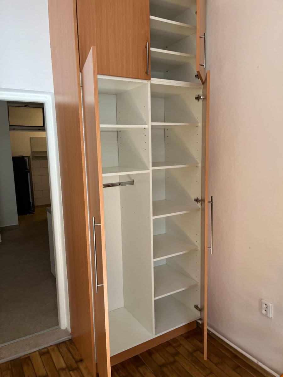 Prenájom bytu 1-izbový 35 m², Radimova, Praha, Praha Prenájom bytu 1-izbový 35 m², Radimova, Praha, Praha