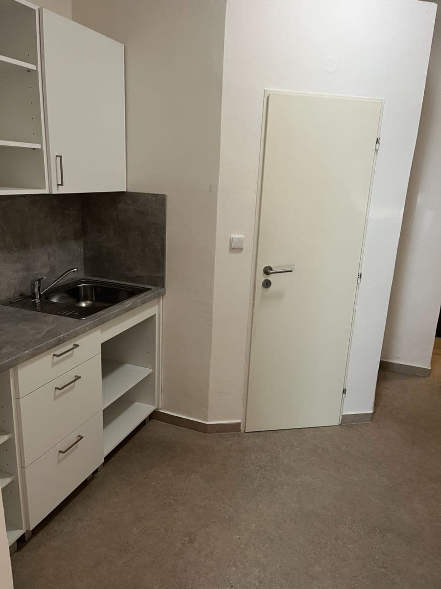Prenájom bytu 1-izbový 35 m², Radimova, Praha, Praha Prenájom bytu 1-izbový 35 m², Radimova, Praha, Praha