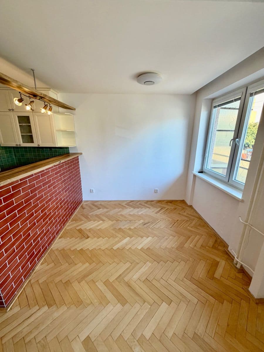 Predaj bytu 1-izbový 40 m², Moravská, Rožnov pod Radhoštěm, Zlínský kraj Predaj bytu 1-izbový 40 m², Moravská, Rožnov pod Radhoštěm, Zlínský kraj