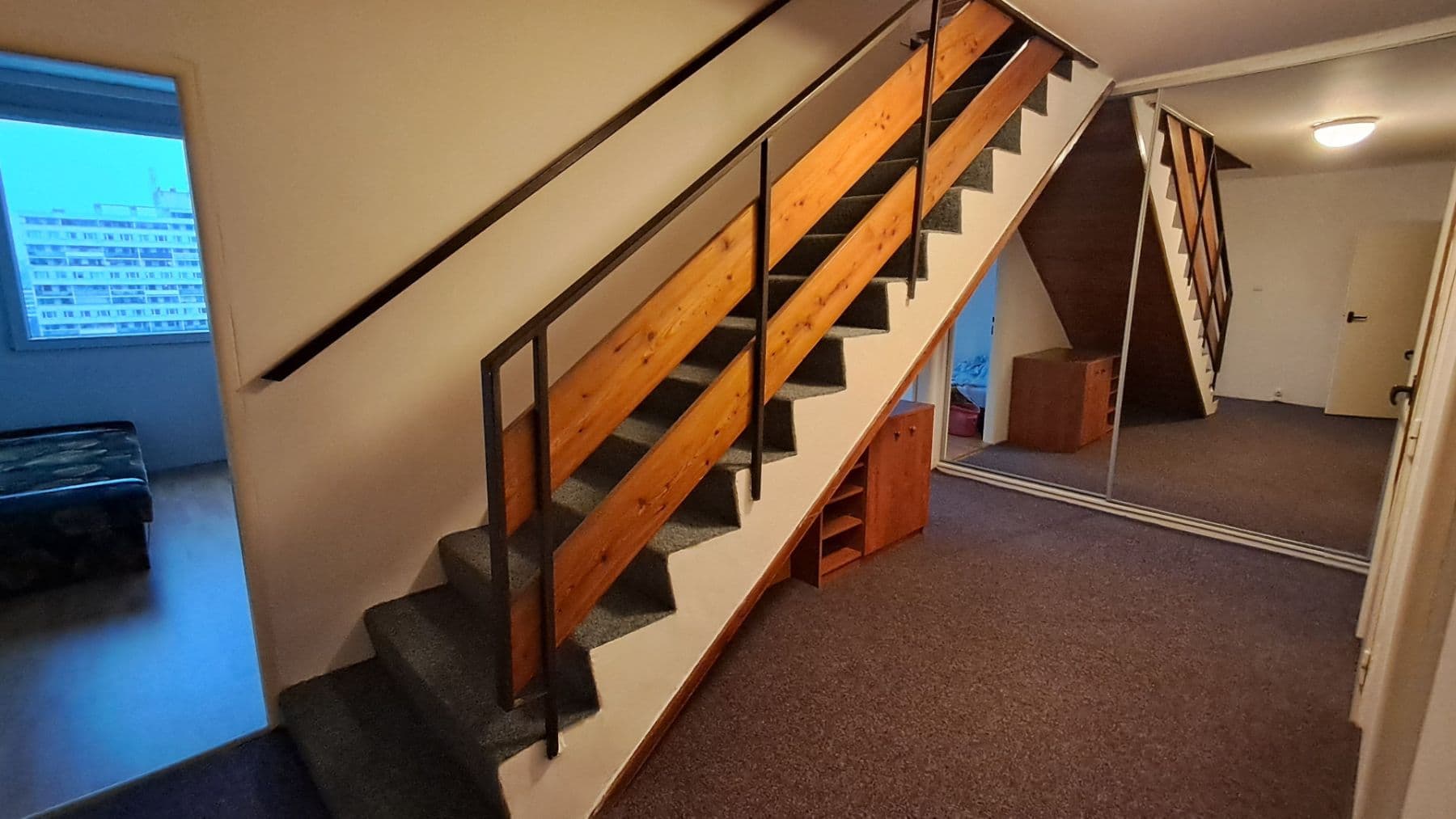 Prenájom bytu 4-izbový 85 m², Sládkovičova, Praha, Praha Prenájom bytu 4-izbový 85 m², Sládkovičova, Praha, Praha