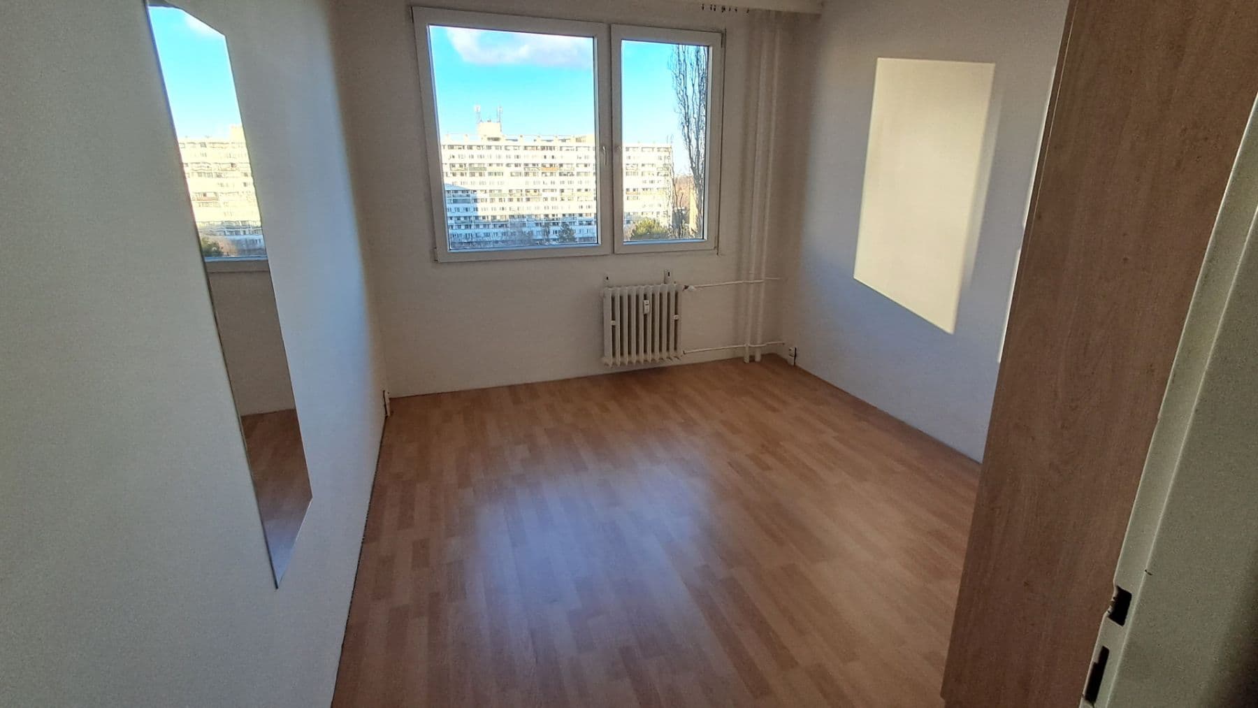 Prenájom bytu 4-izbový 85 m², Sládkovičova, Praha, Praha Prenájom bytu 4-izbový 85 m², Sládkovičova, Praha, Praha