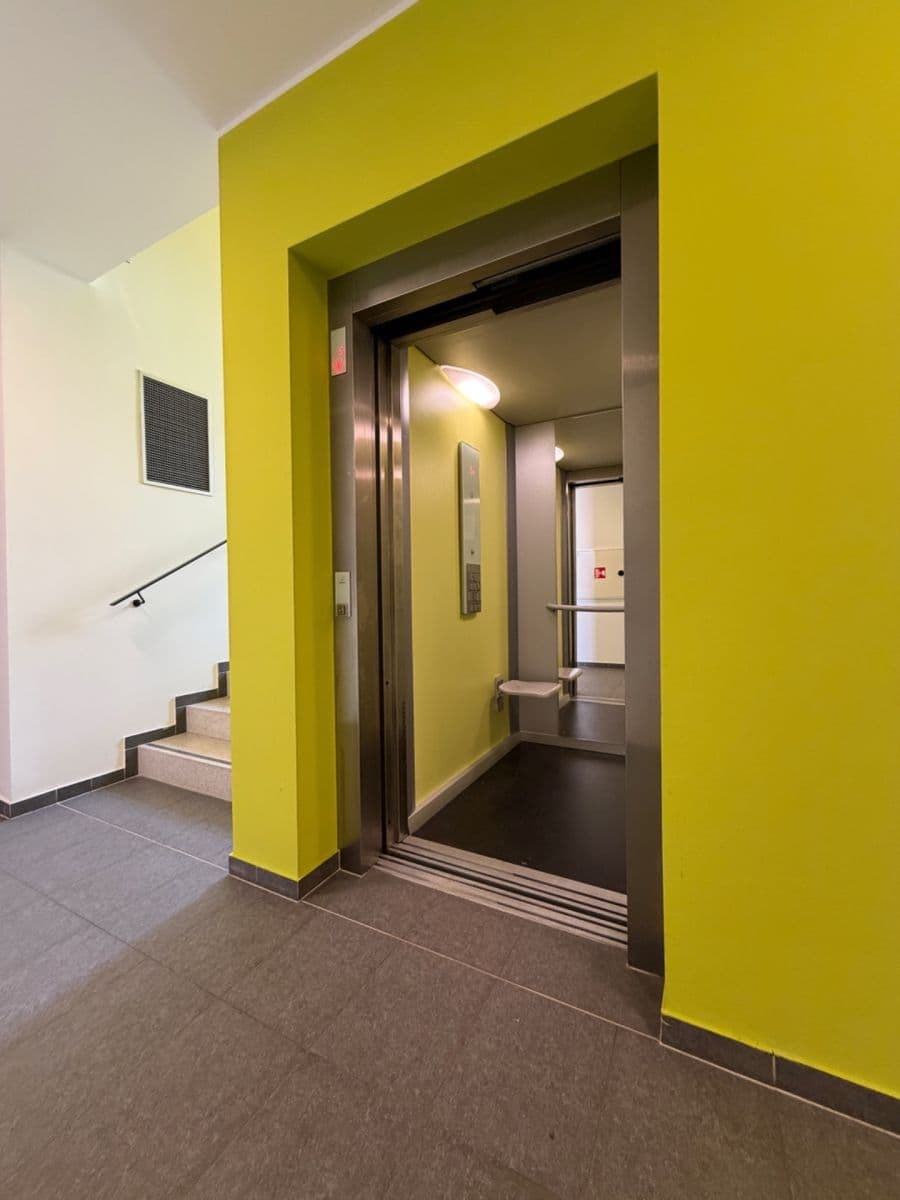 Prenájom bytu 2-izbový 59 m², Jantarová, Ostrava, Moravskoslezský kraj Prenájom bytu 2-izbový 59 m², Jantarová, Ostrava, Moravskoslezský kraj