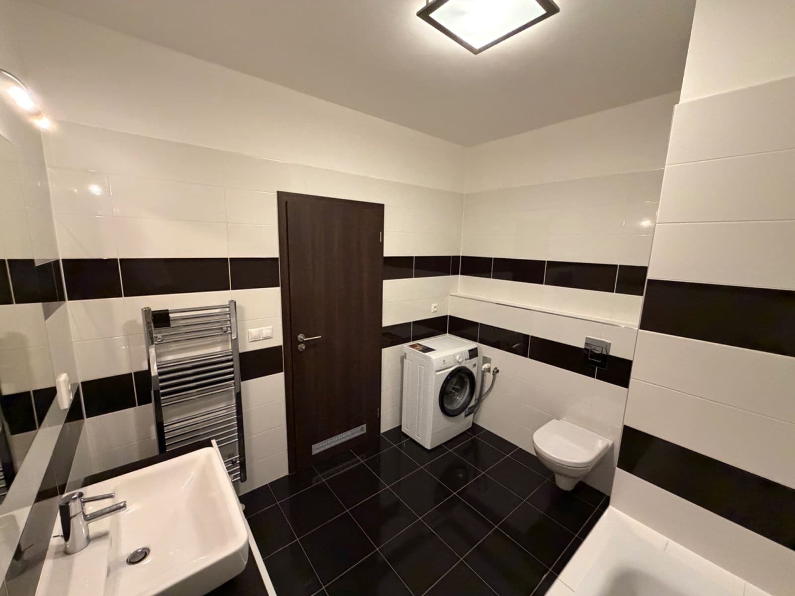 Prenájom bytu 2-izbový 59 m², Jantarová, Ostrava, Moravskoslezský kraj Prenájom bytu 2-izbový 59 m², Jantarová, Ostrava, Moravskoslezský kraj
