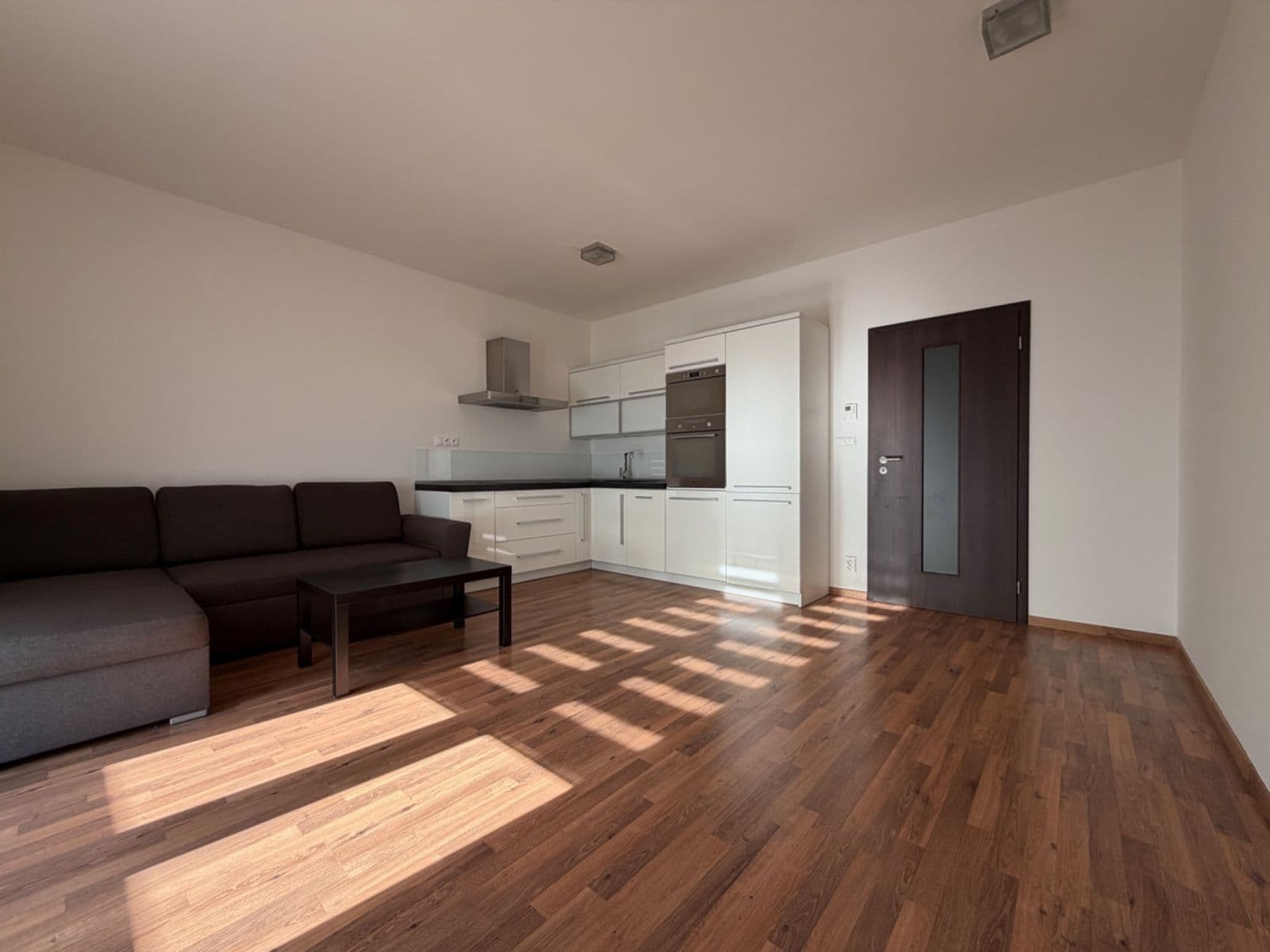 Prenájom bytu 2-izbový 59 m², Jantarová, Ostrava, Moravskoslezský kraj Prenájom bytu 2-izbový 59 m², Jantarová, Ostrava, Moravskoslezský kraj