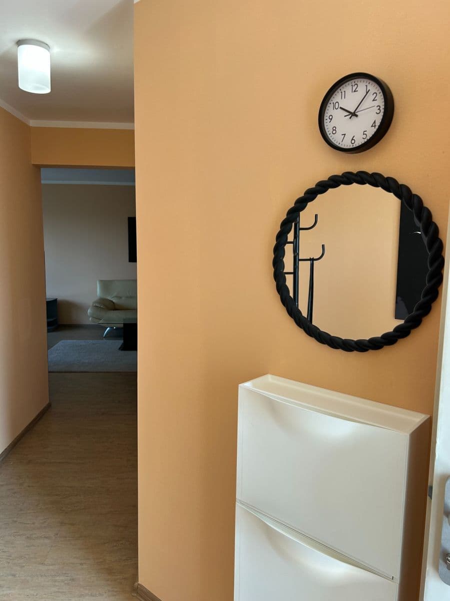 Prenájom bytu 1-izbový 48 m², Hrachová, Ružinov, Bratislavský kraj Prenájom bytu 1-izbový 48 m², Hrachová, Ružinov, Bratislavský kraj