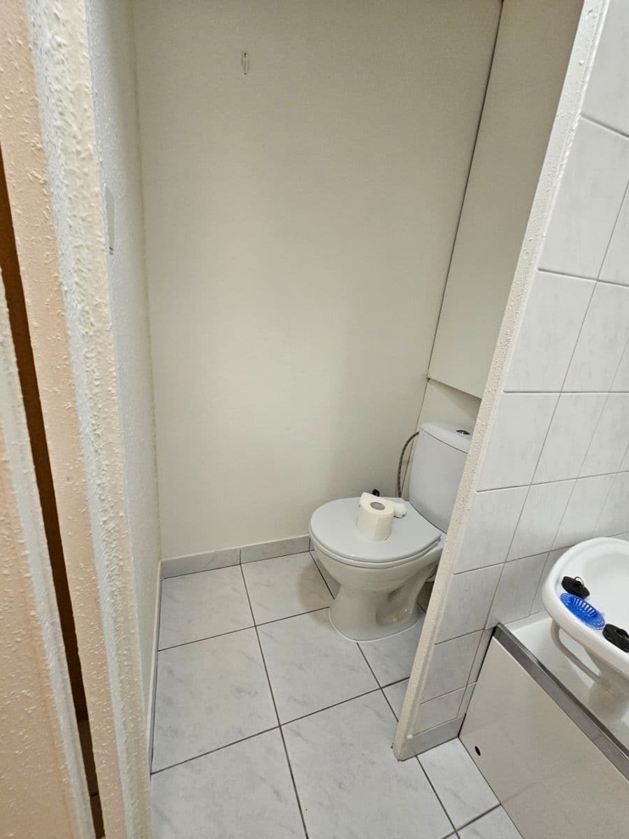 Prenájom bytu 1-izbový 32 m², Varnsdorfská, Praha, Praha Prenájom bytu 1-izbový 32 m², Varnsdorfská, Praha, Praha