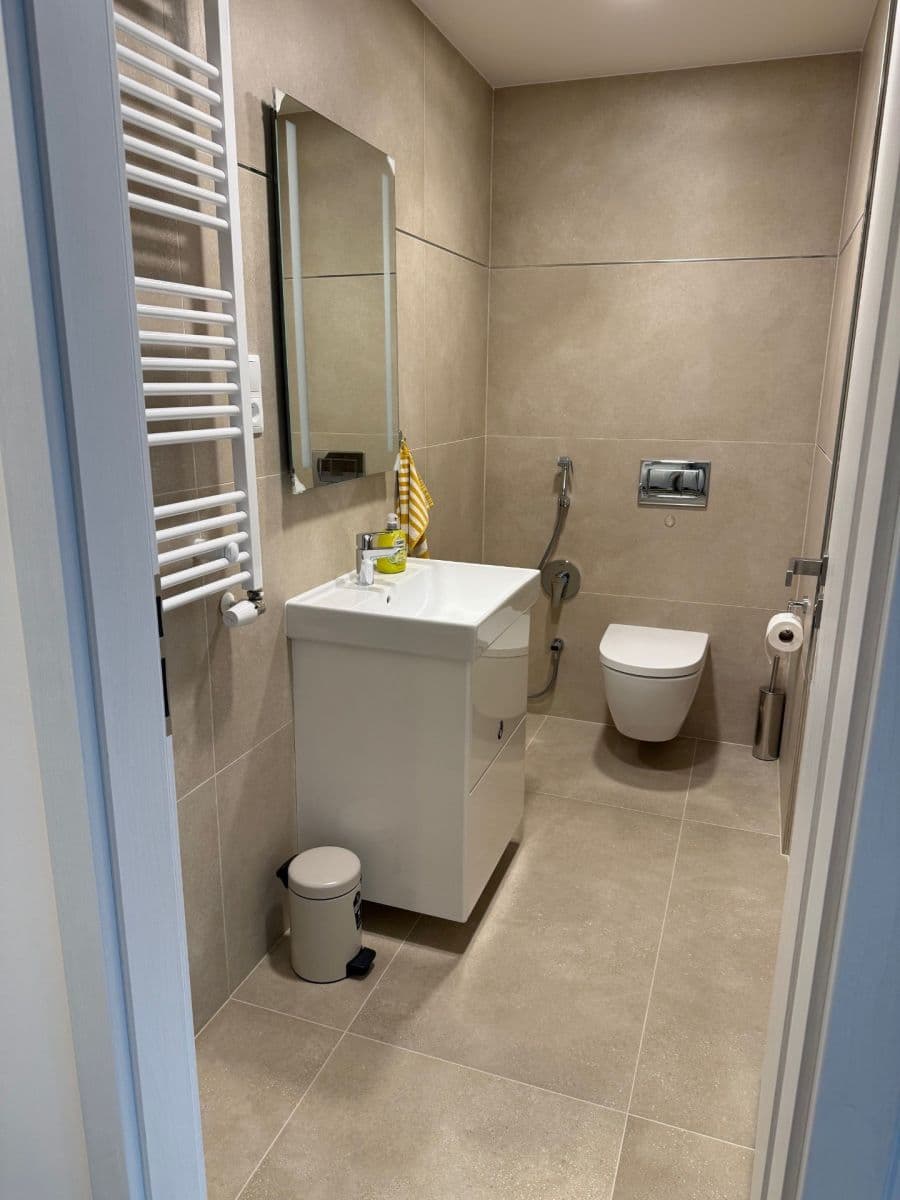 Prenájom bytu 2-izbový 57 m², Domalípova, Praha, Praha Prenájom bytu 2-izbový 57 m², Domalípova, Praha, Praha