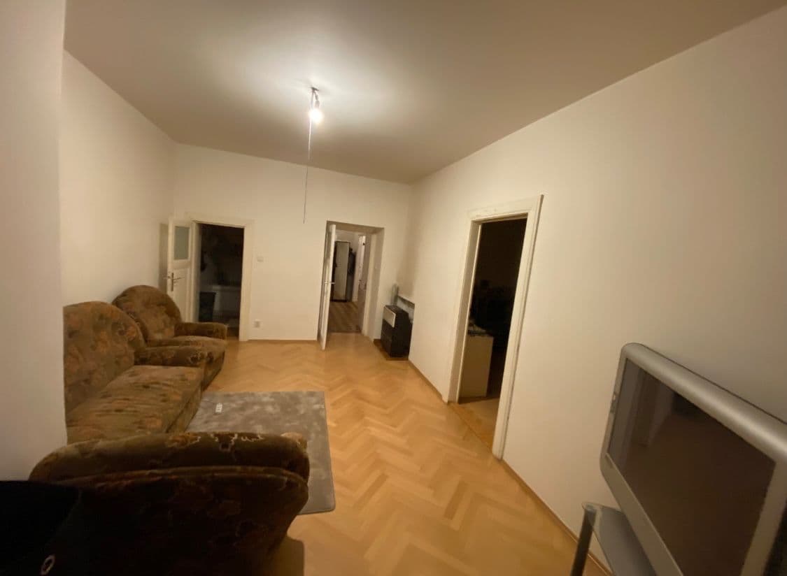 Prenájom bytu 3-izbový 75 m², Roháčova, Praha, Praha Prenájom bytu 3-izbový 75 m², Roháčova, Praha, Praha