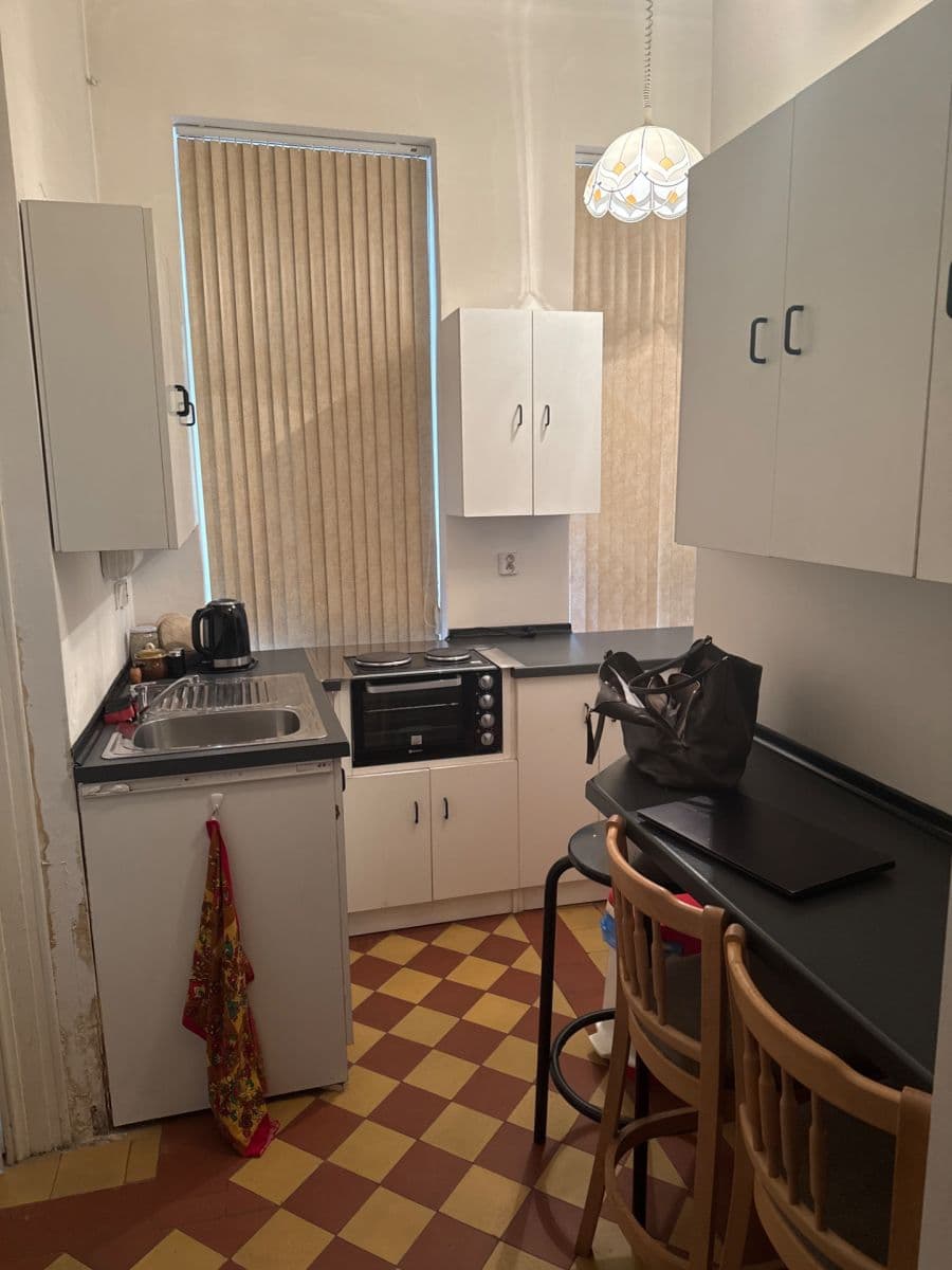 Prenájom bytu 3-izbový 75 m², Roháčova, Praha, Praha Prenájom bytu 3-izbový 75 m², Roháčova, Praha, Praha