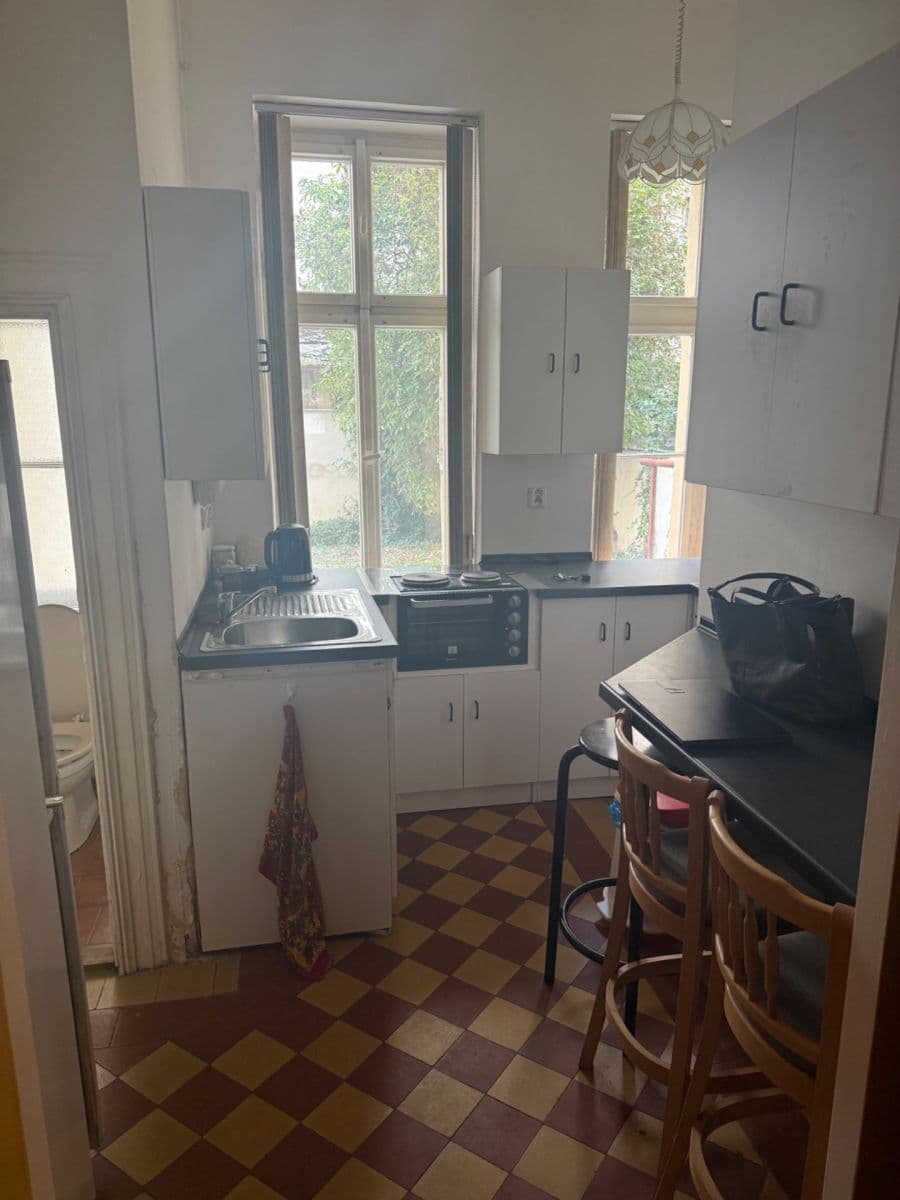 Prenájom bytu 3-izbový 75 m², Roháčova, Praha, Praha Prenájom bytu 3-izbový 75 m², Roháčova, Praha, Praha