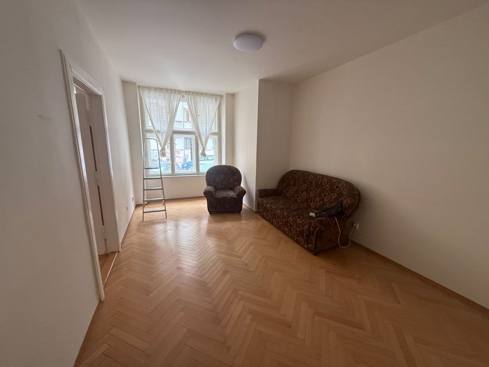 Prenájom bytu 3-izbový 75 m², Roháčova, Praha, Praha Prenájom bytu 3-izbový 75 m², Roháčova, Praha, Praha