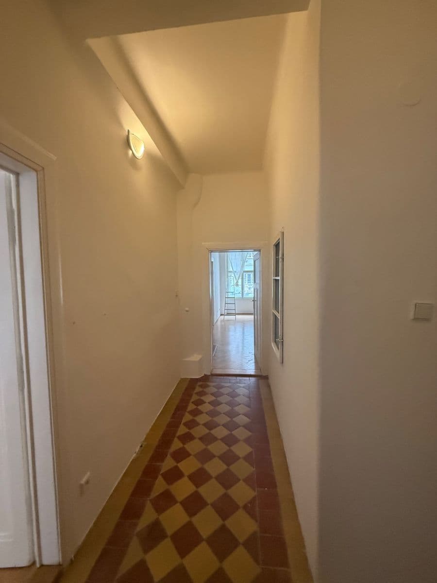 Prenájom bytu 3-izbový 75 m², Roháčova, Praha, Praha Prenájom bytu 3-izbový 75 m², Roháčova, Praha, Praha