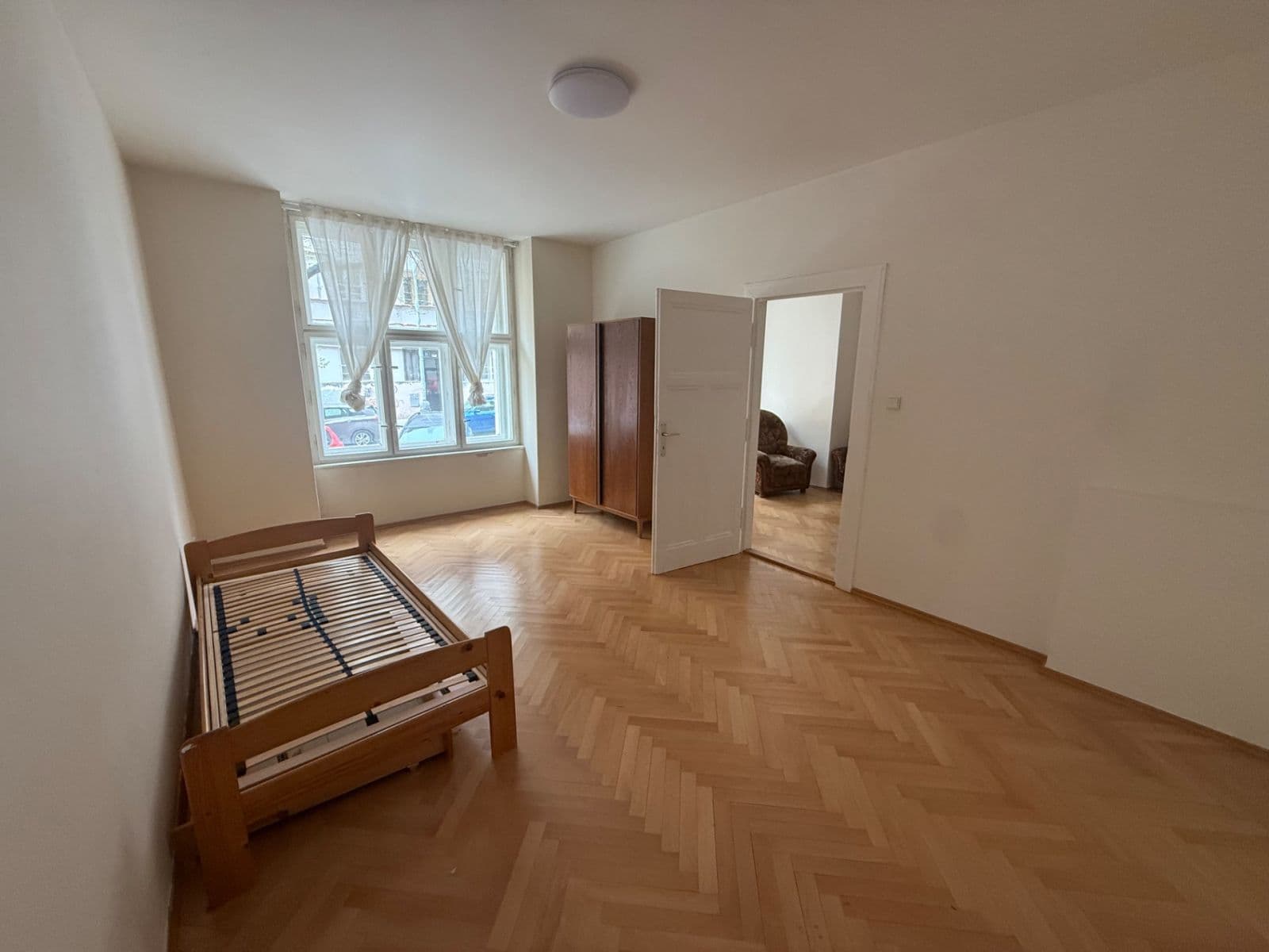 Prenájom bytu 3-izbový 75 m², Roháčova, Praha, Praha Prenájom bytu 3-izbový 75 m², Roháčova, Praha, Praha