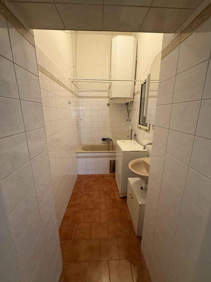 Prenájom bytu 3-izbový 75 m², Roháčova, Praha, Praha Prenájom bytu 3-izbový 75 m², Roháčova, Praha, Praha