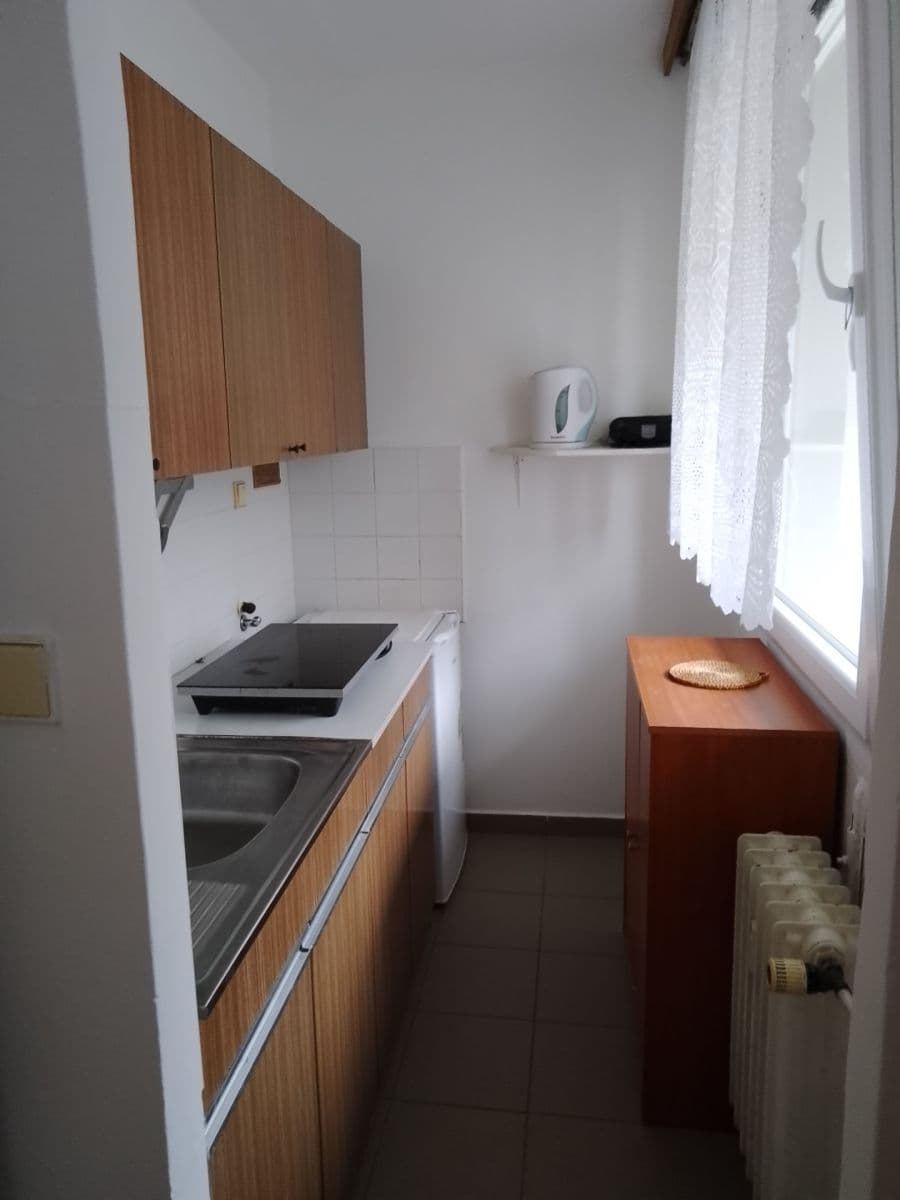 Prenájom bytu 1-izbový 30 m², Milevská, Praha, Praha Prenájom bytu 1-izbový 30 m², Milevská, Praha, Praha