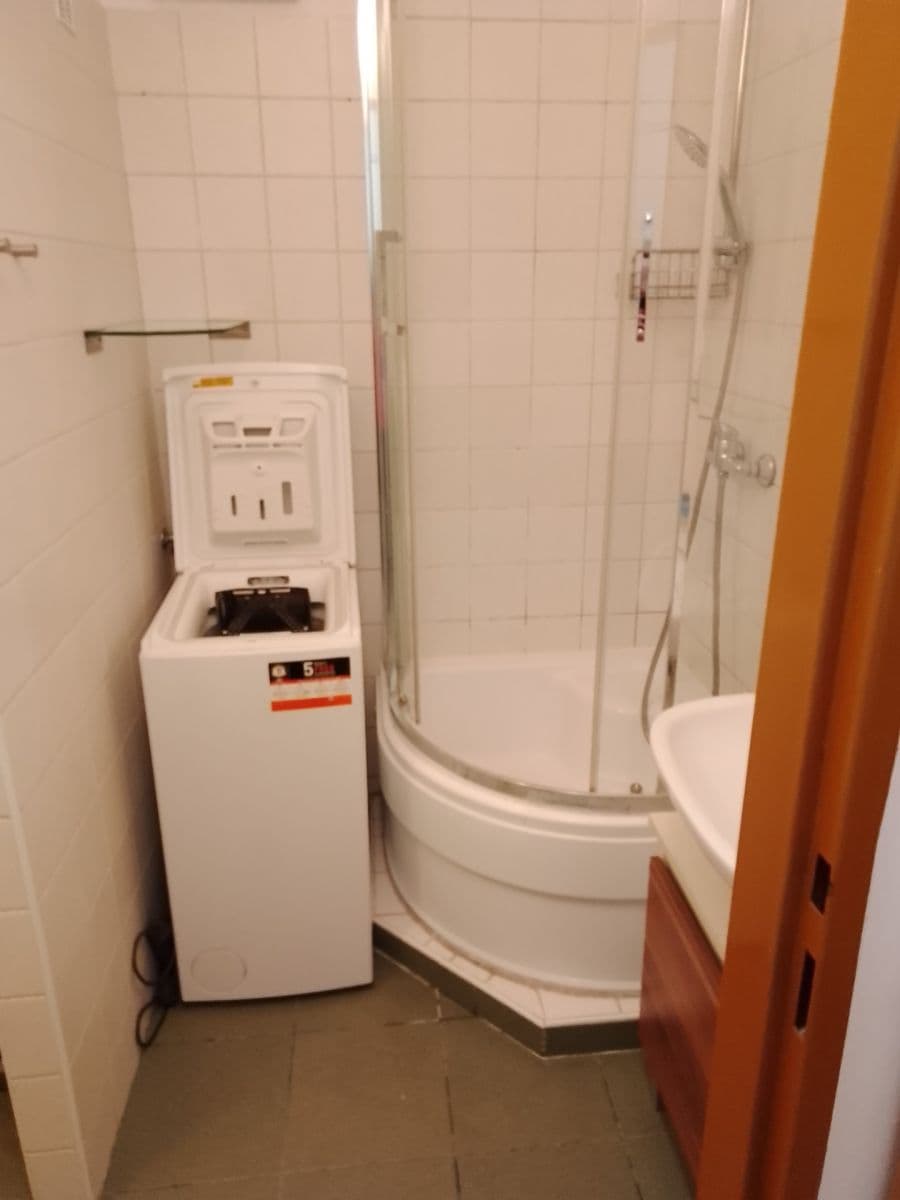 Prenájom bytu 1-izbový 30 m², Milevská, Praha, Praha Prenájom bytu 1-izbový 30 m², Milevská, Praha, Praha