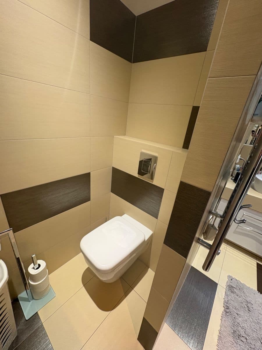 Prenájom bytu 3-izbový 78 m², Láskova, Praha, Praha Prenájom bytu 3-izbový 78 m², Láskova, Praha, Praha