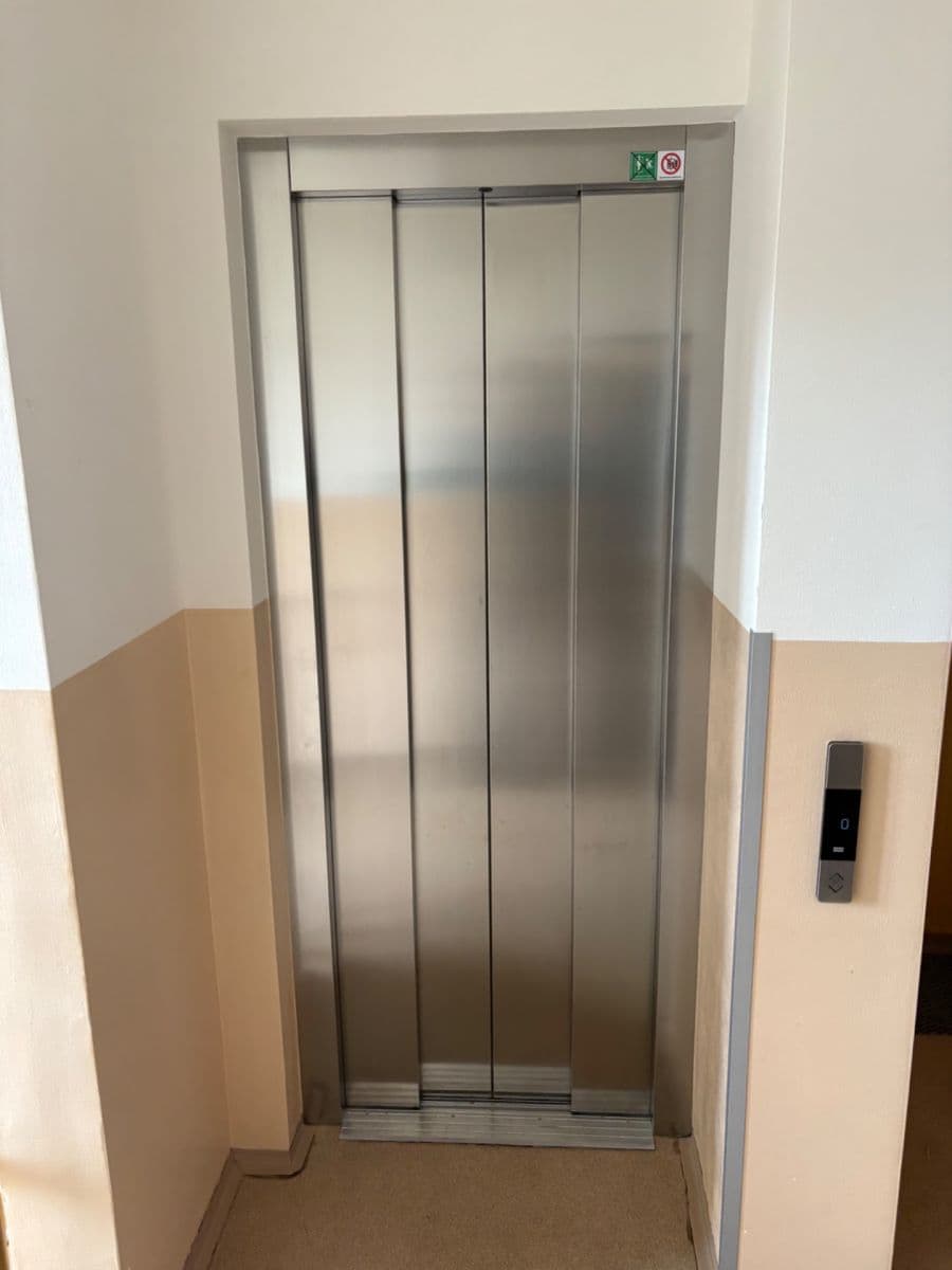 Prenájom bytu 3-izbový 78 m², Láskova, Praha, Praha Prenájom bytu 3-izbový 78 m², Láskova, Praha, Praha