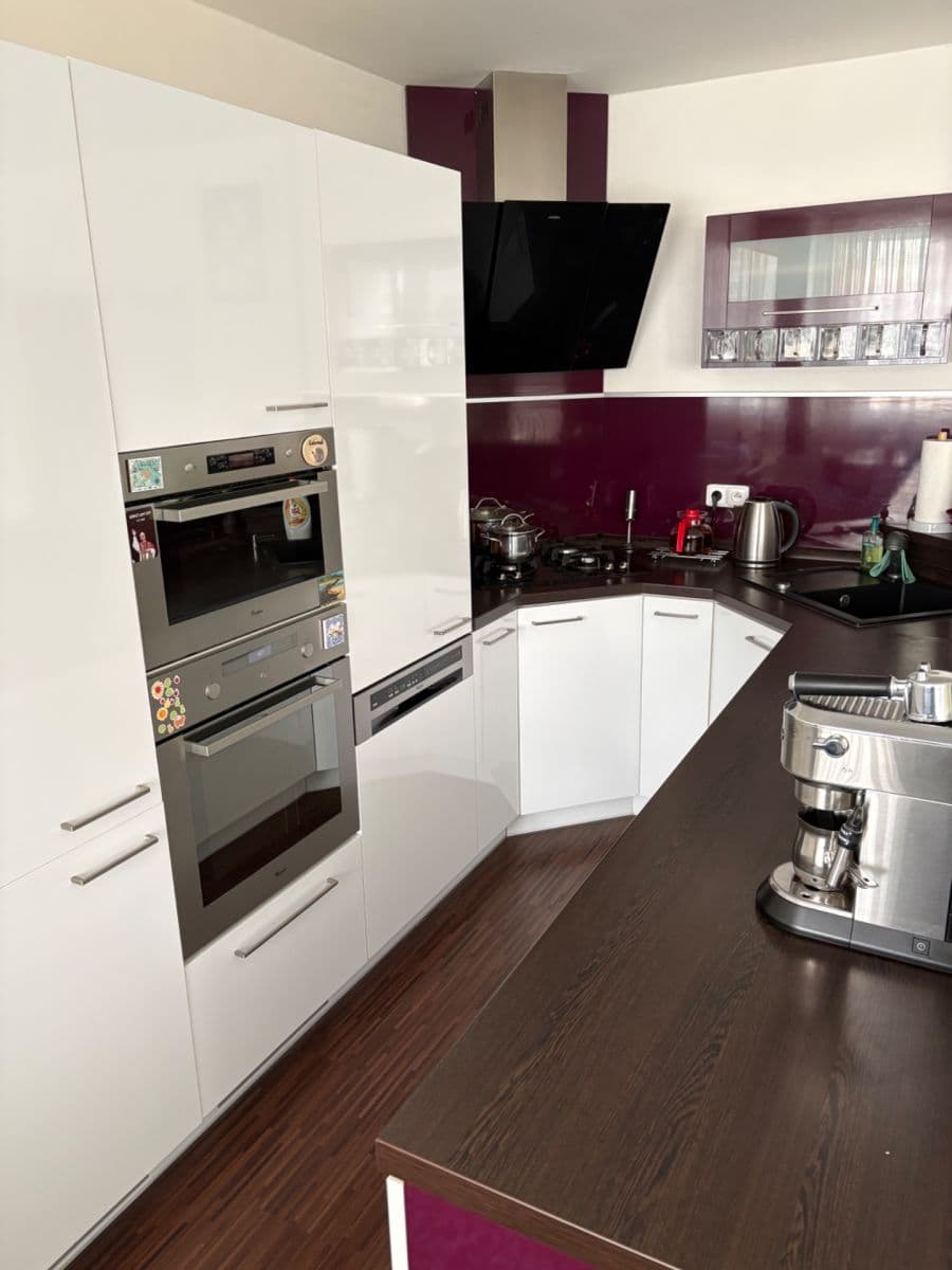 Prenájom bytu 3-izbový 78 m², Láskova, Praha, Praha Prenájom bytu 3-izbový 78 m², Láskova, Praha, Praha