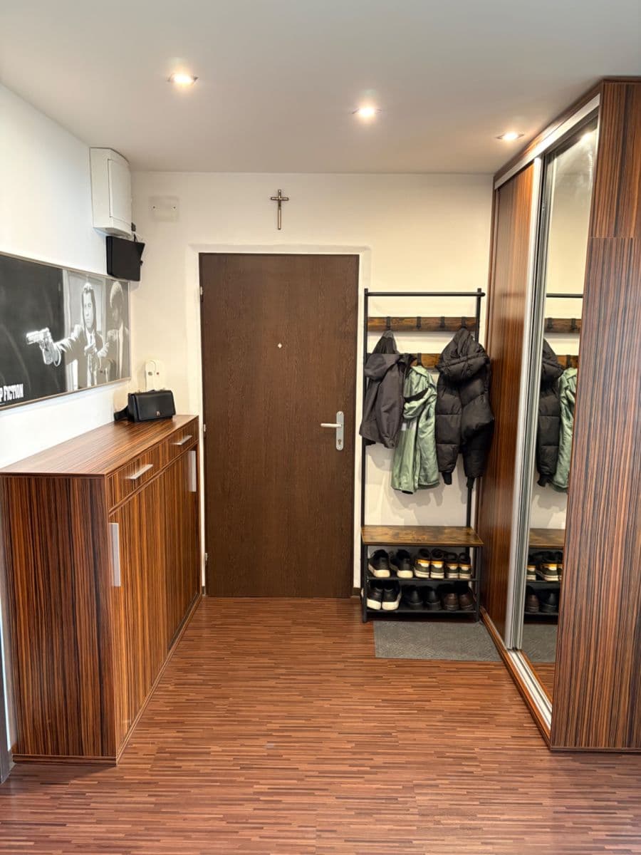 Prenájom bytu 3-izbový 78 m², Láskova, Praha, Praha Prenájom bytu 3-izbový 78 m², Láskova, Praha, Praha