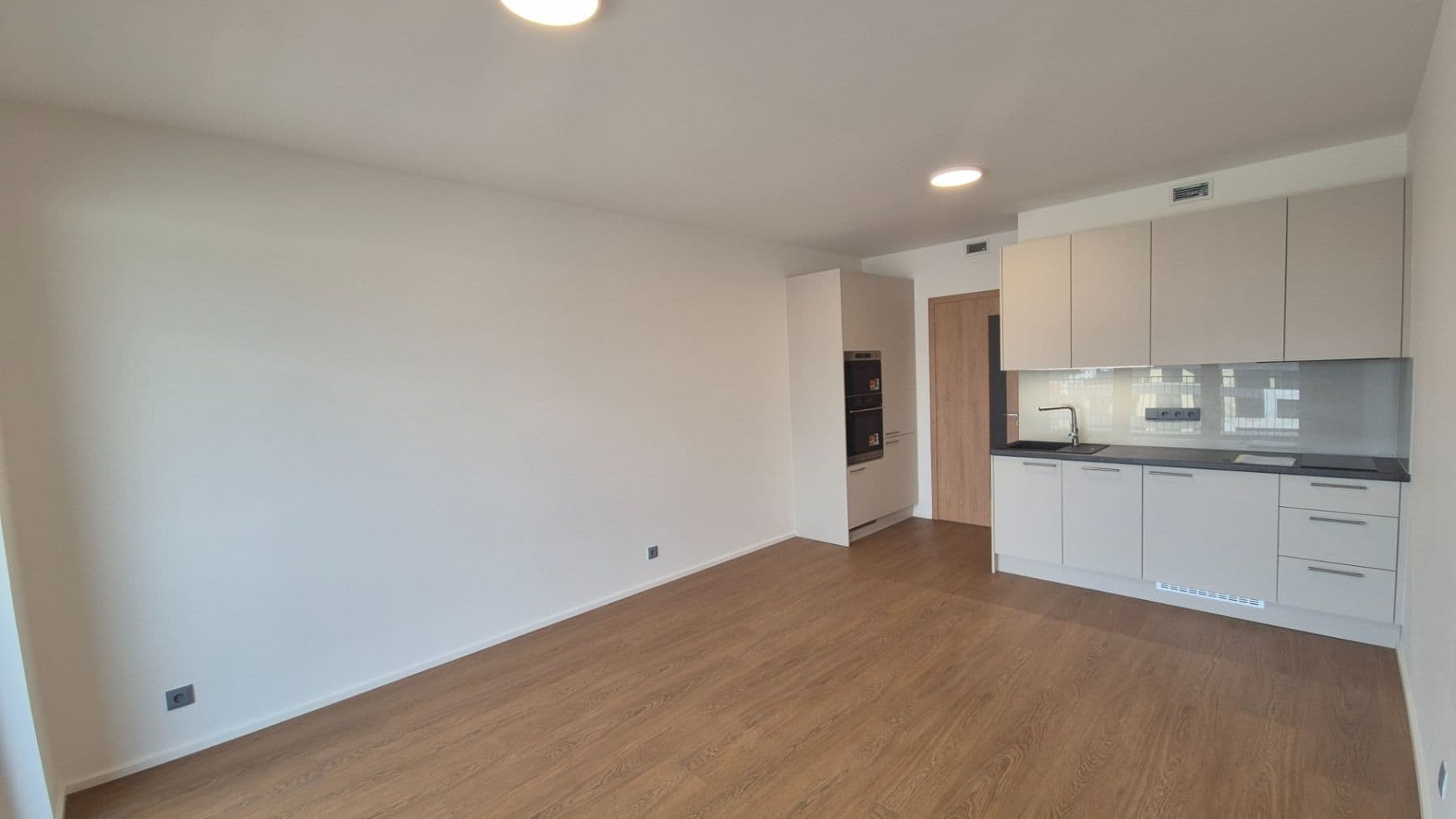 Prenájom bytu 1-izbový 32 m², Poděbradská, Praha, Praha Prenájom bytu 1-izbový 32 m², Poděbradská, Praha, Praha
