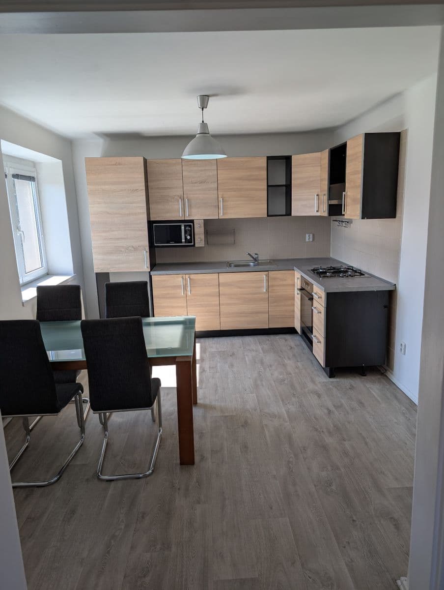 Prenájom bytu 2-izbový 54 m², Seifertova, Jihlava, Kraj Vysočina Prenájom bytu 2-izbový 54 m², Seifertova, Jihlava, Kraj Vysočina