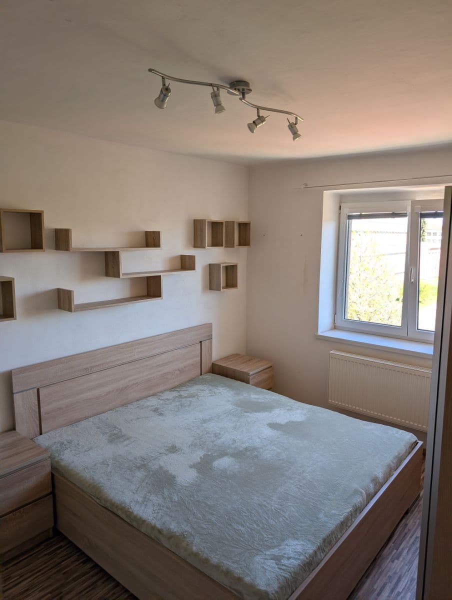 Prenájom bytu 2-izbový 54 m², Seifertova, Jihlava, Kraj Vysočina Prenájom bytu 2-izbový 54 m², Seifertova, Jihlava, Kraj Vysočina