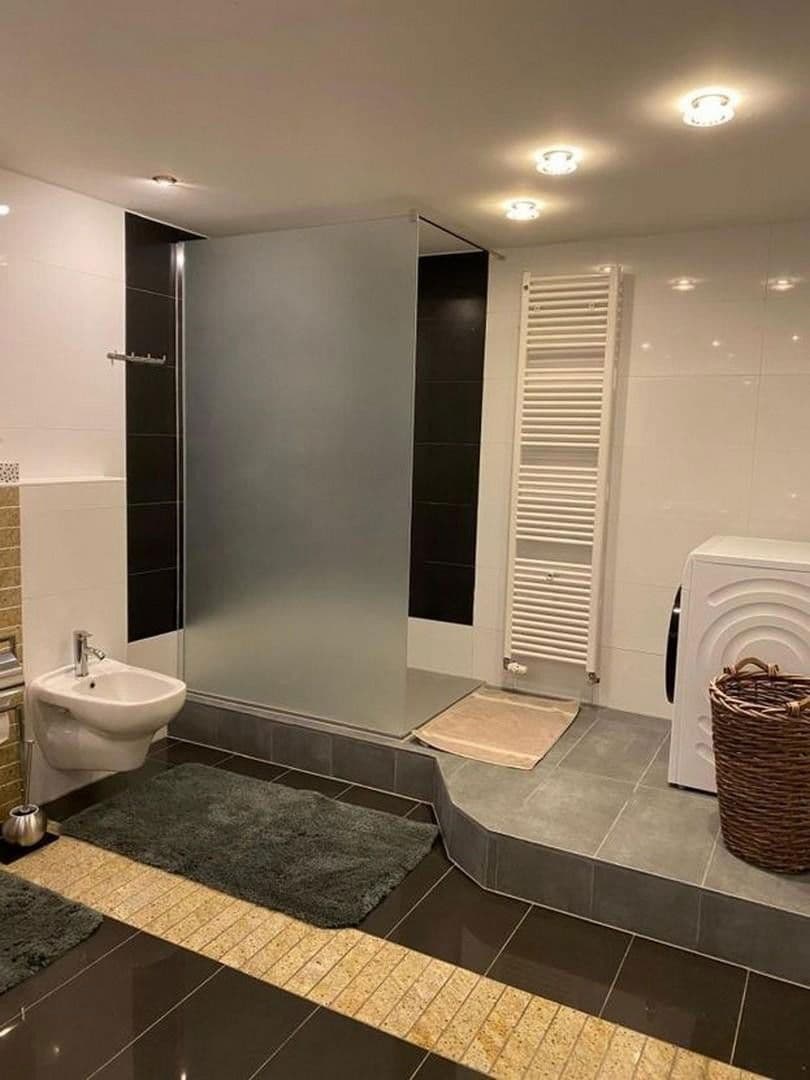 Prenájom bytu 2-izbový 50 m², München, Bavorsko Prenájom bytu 2-izbový 50 m², München, Bavorsko