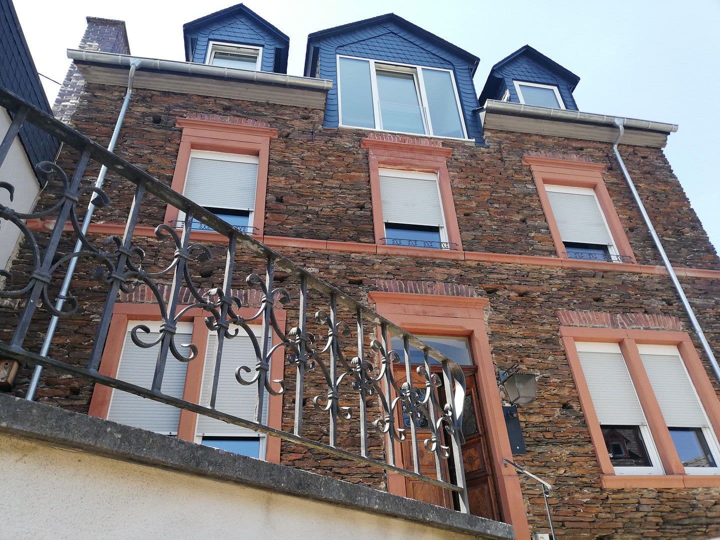 Prenájom domu 142 m², pozemek 400 m², Reil, Porýnie-Falcko Prenájom domu 142 m², pozemek 400 m², Reil, Porýnie-Falcko