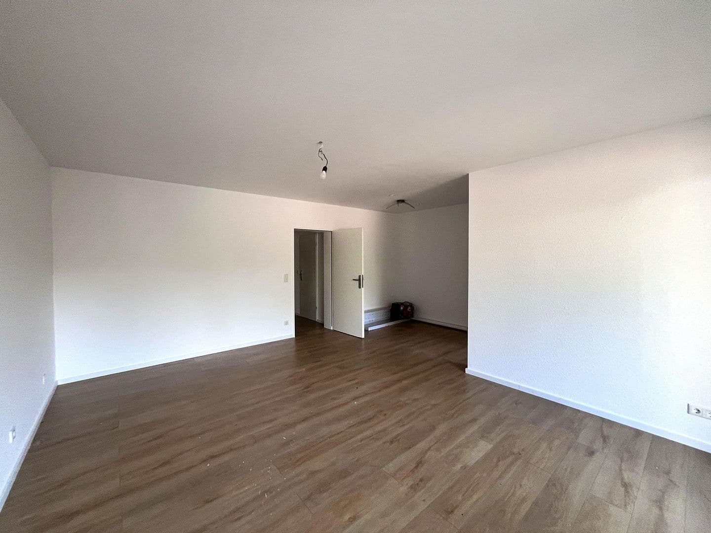 Prenájom bytu 3-izbový 67 m², Regentenstraße 93, Mönchengladbach, Severné Porýnie - Westfálsko Prenájom bytu 3-izbový 67 m², Regentenstraße 93, Mönchengladbach, Severné Porýnie - Westfálsko