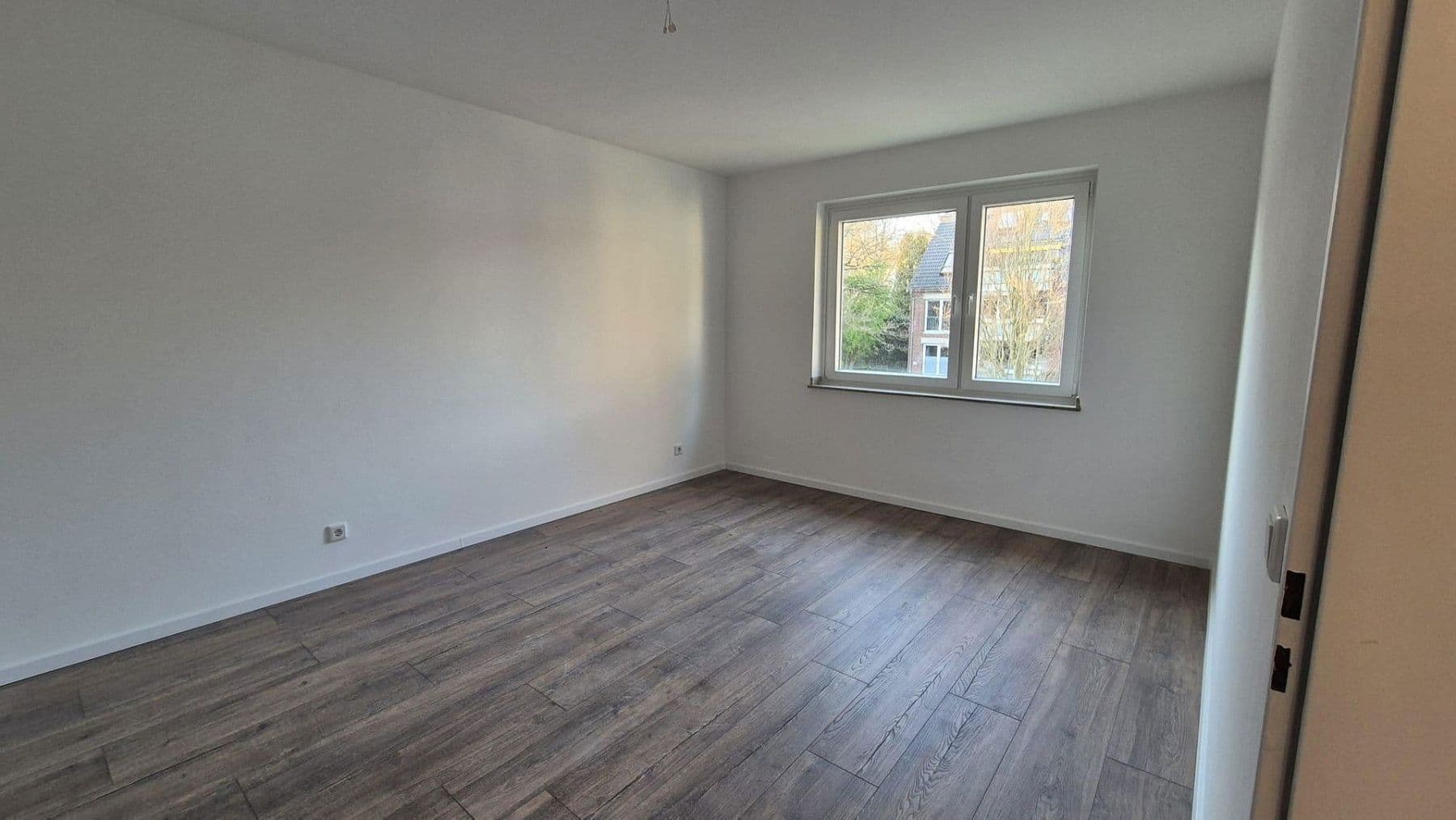 Prenájom bytu 3-izbový 95 m², Zeisigstraße 15, Essen, Severné Porýnie - Westfálsko Prenájom bytu 3-izbový 95 m², Zeisigstraße 15, Essen, Severné Porýnie - Westfálsko