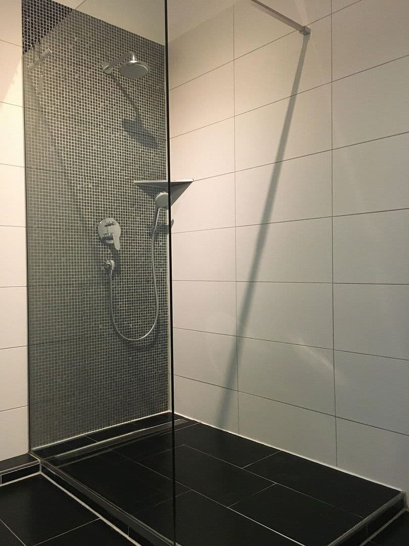 Prenájom bytu 2-izbový 95 m², Esslingen am Neckar, Bádensko-Wurttembersko Prenájom bytu 2-izbový 95 m², Esslingen am Neckar, Bádensko-Wurttembersko