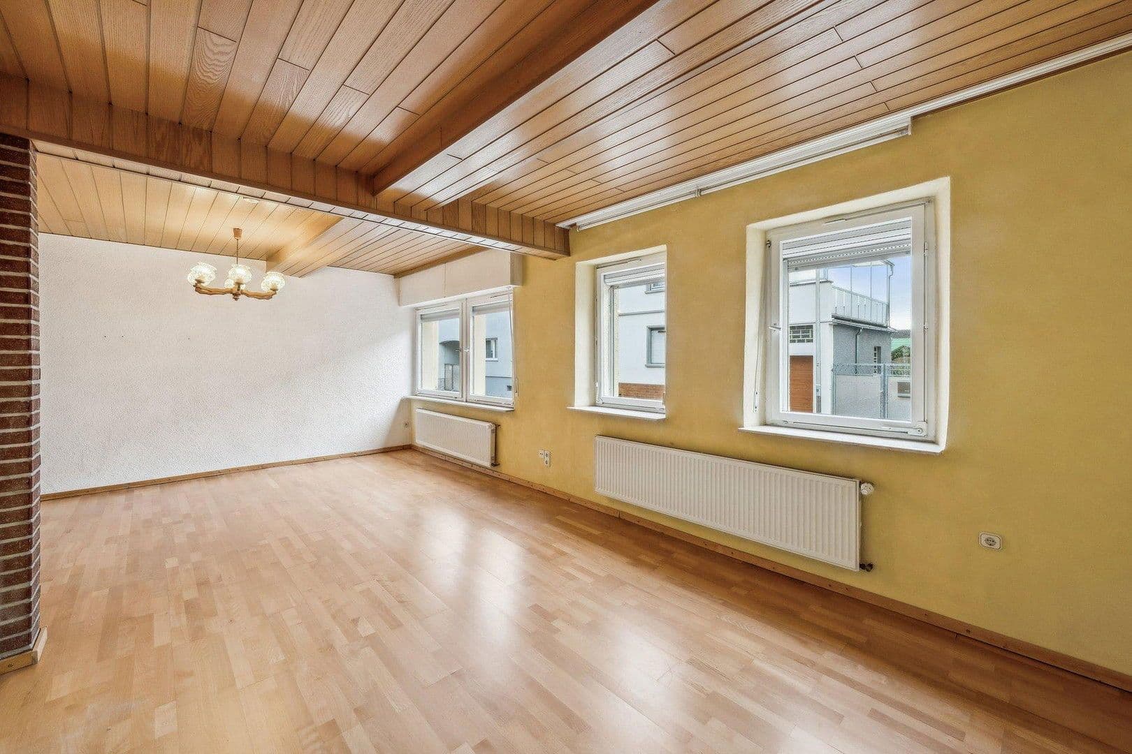 Predaj domu 291 m², pozemek 292 m², Stockstadt am Rhein, Hesensko Predaj domu 291 m², pozemek 292 m², Stockstadt am Rhein, Hesensko