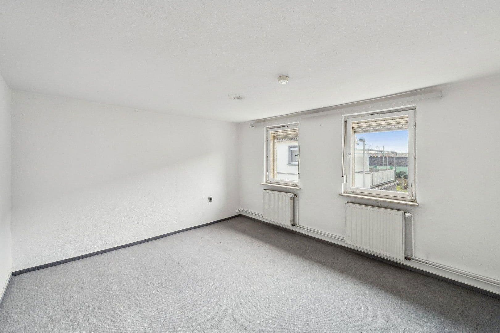 Predaj domu 291 m², pozemek 292 m², Stockstadt am Rhein, Hesensko Predaj domu 291 m², pozemek 292 m², Stockstadt am Rhein, Hesensko